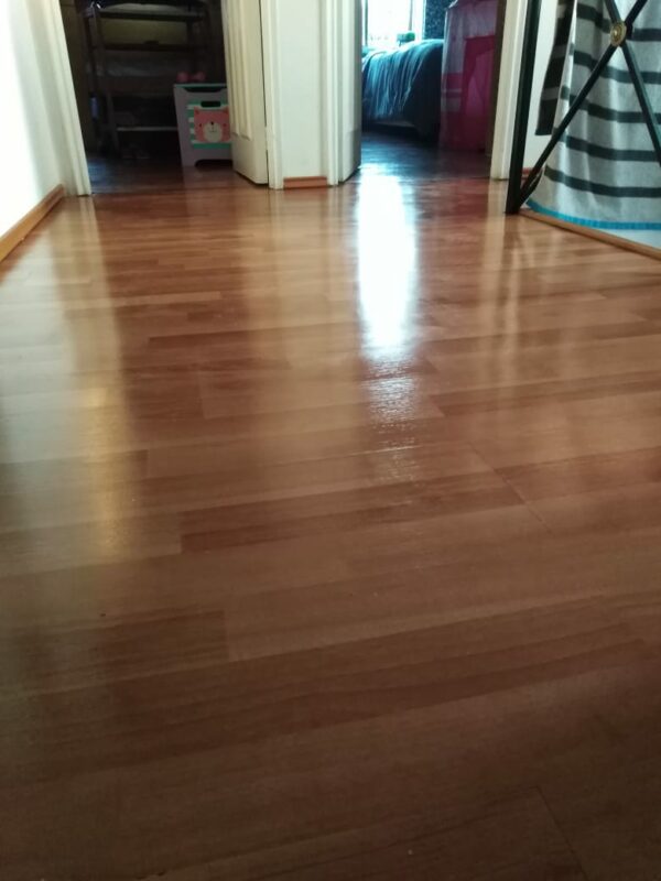 Servicio de vitrificado de pisos de Madera M2 - Imagen 2