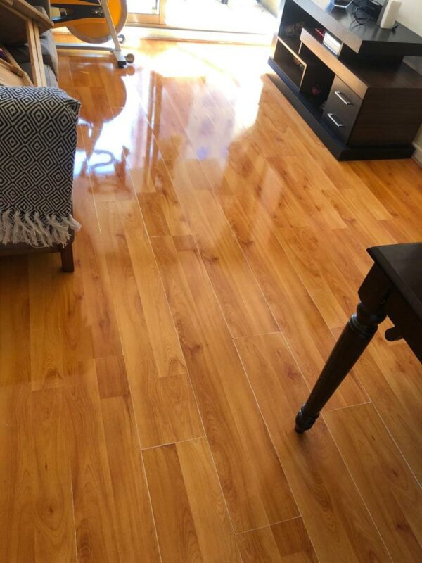 Servicio de vitrificado de pisos de Madera M2 - Imagen 3